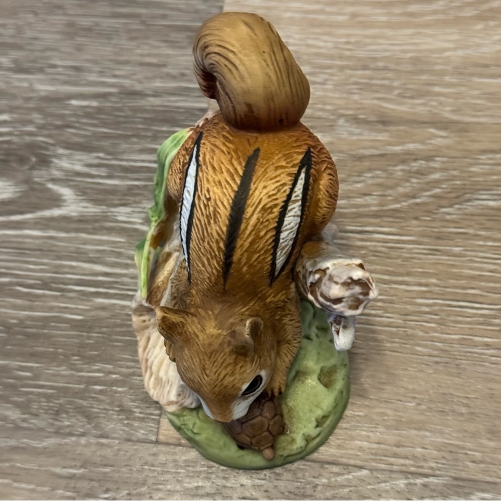 Vintage Homco Porcelain Figurine Chipmunk and Turtle on a Log #8882 - Picture 4 of 5